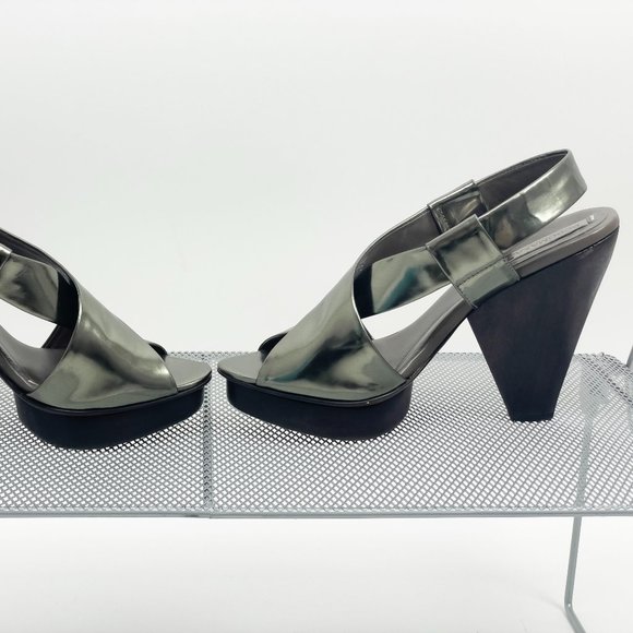 BCBGMAXAZRIA Wood Heel Charcoal Size 7 - Picture 3 of 7